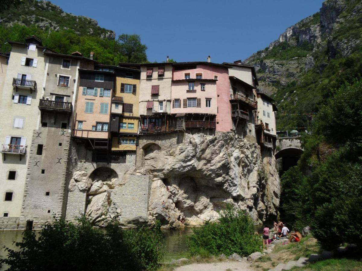 Logez Au Coeur Du Parc Du Vercors Saint-Laurent-en-Royans المظهر الخارجي الصورة
